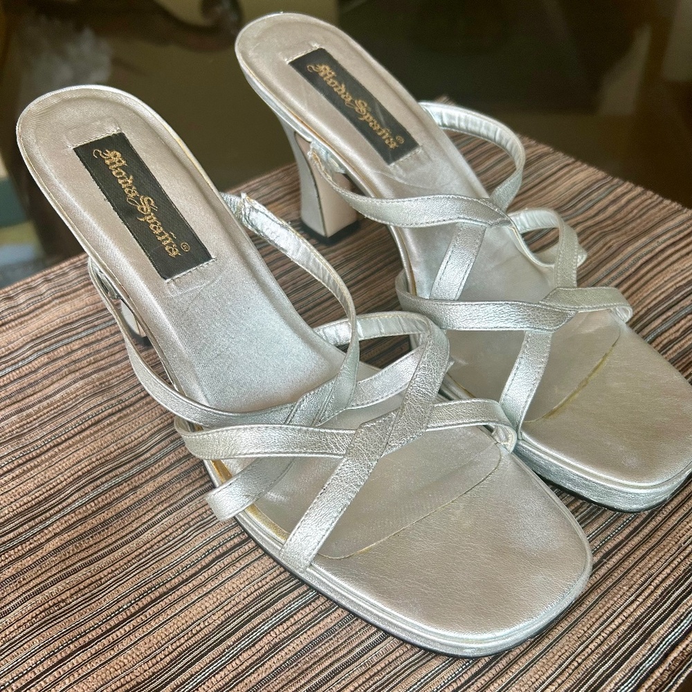 Moda Spana “Selene” Silver Strappy Sandals Size 10.5